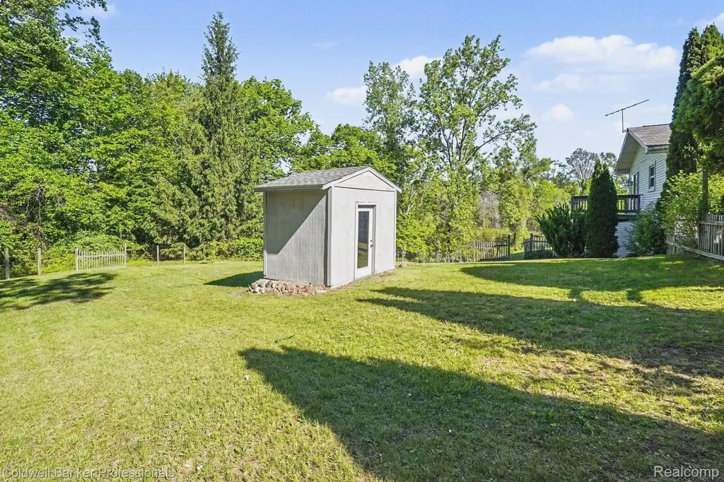 8610 Highland Road White Lake Charter Township MI 48386