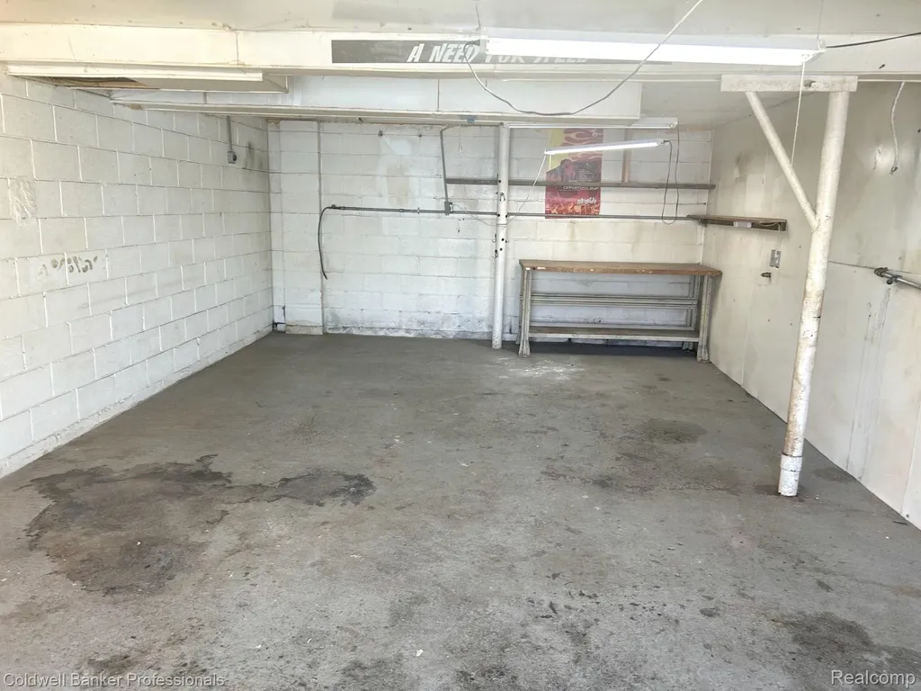 8610 Highland Road White Lake Charter Township MI 48386