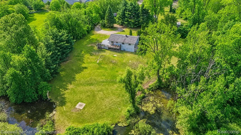8610 Highland Road White Lake Charter Township MI 48386