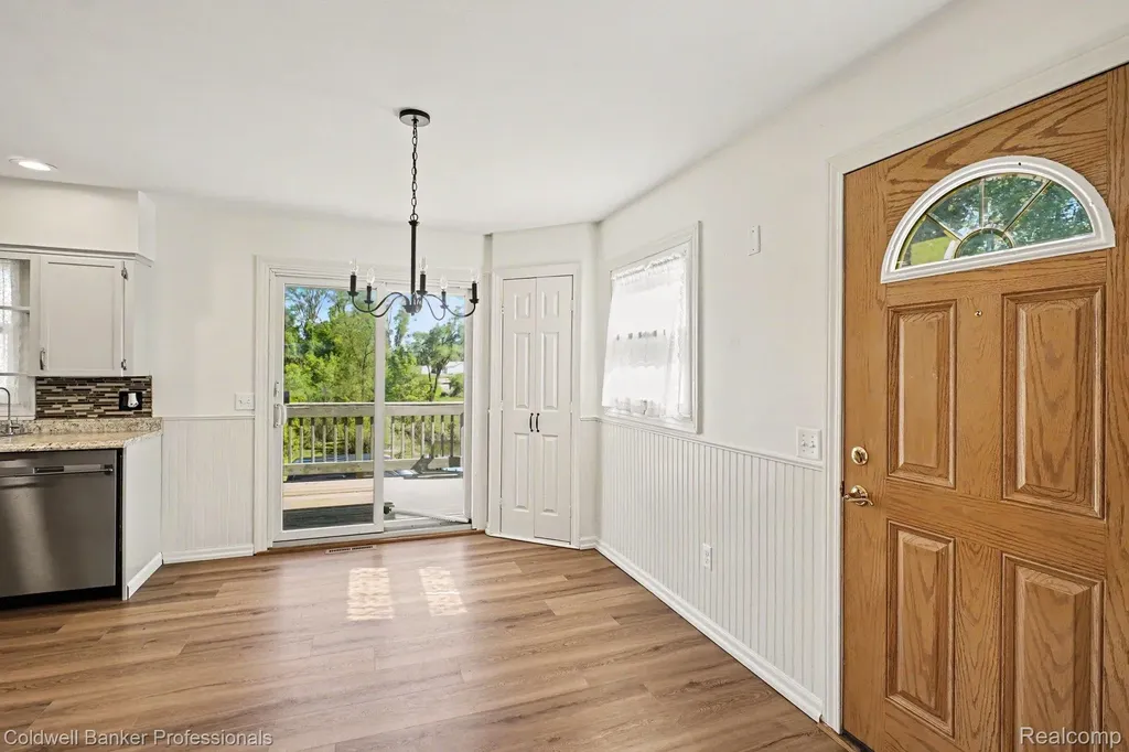8610 Highland Road White Lake Charter Township MI 48386
