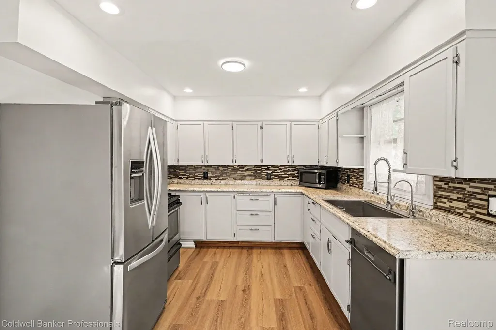8610 Highland Road White Lake Charter Township MI 48386