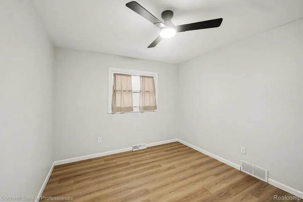 8610 Highland Road White Lake Charter Township MI 48386