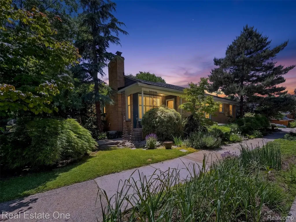 1431 Marywood Drive Royal Oak City MI 48067