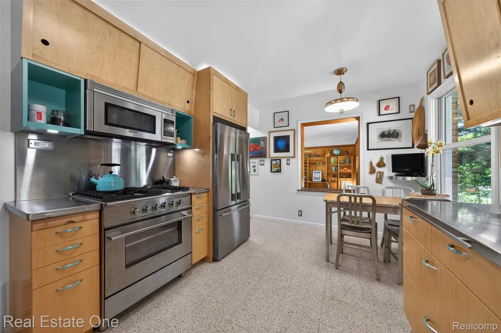 1431 Marywood Drive Royal Oak City MI 48067