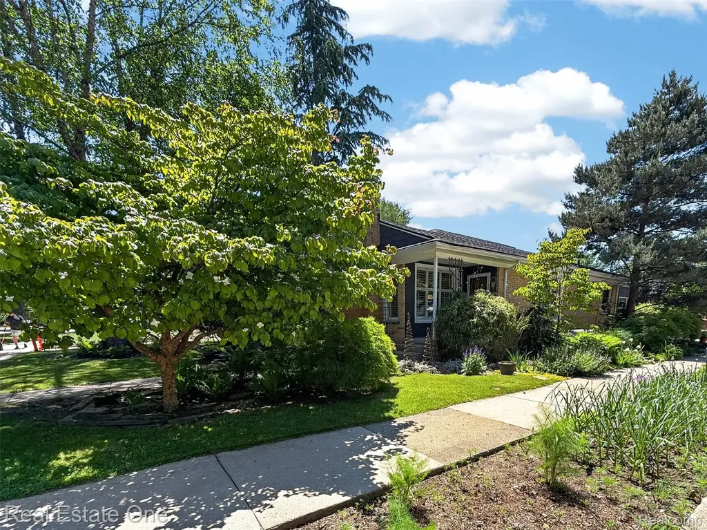 1431 Marywood Drive Royal Oak City MI 48067