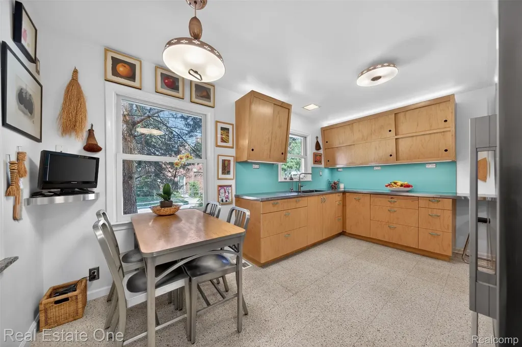 1431 Marywood Drive Royal Oak City MI 48067