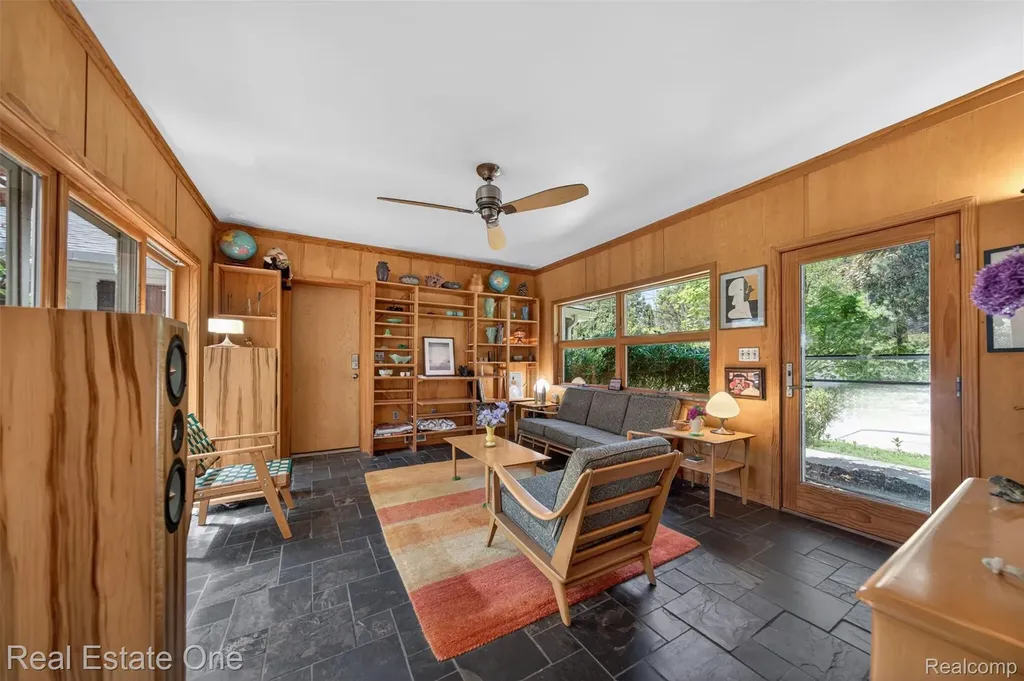 1431 Marywood Drive Royal Oak City MI 48067