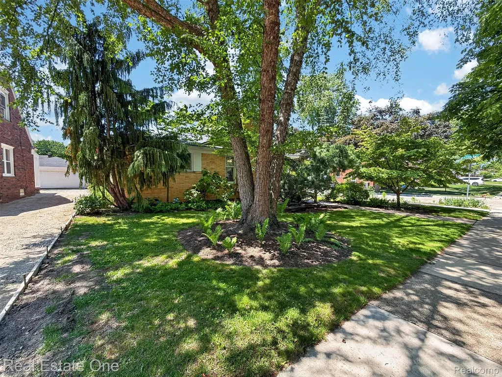 1431 Marywood Drive Royal Oak City MI 48067