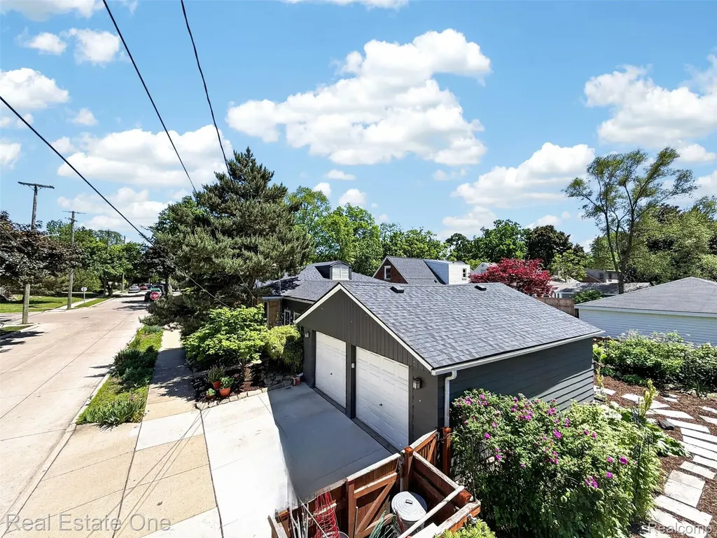 1431 Marywood Drive Royal Oak City MI 48067