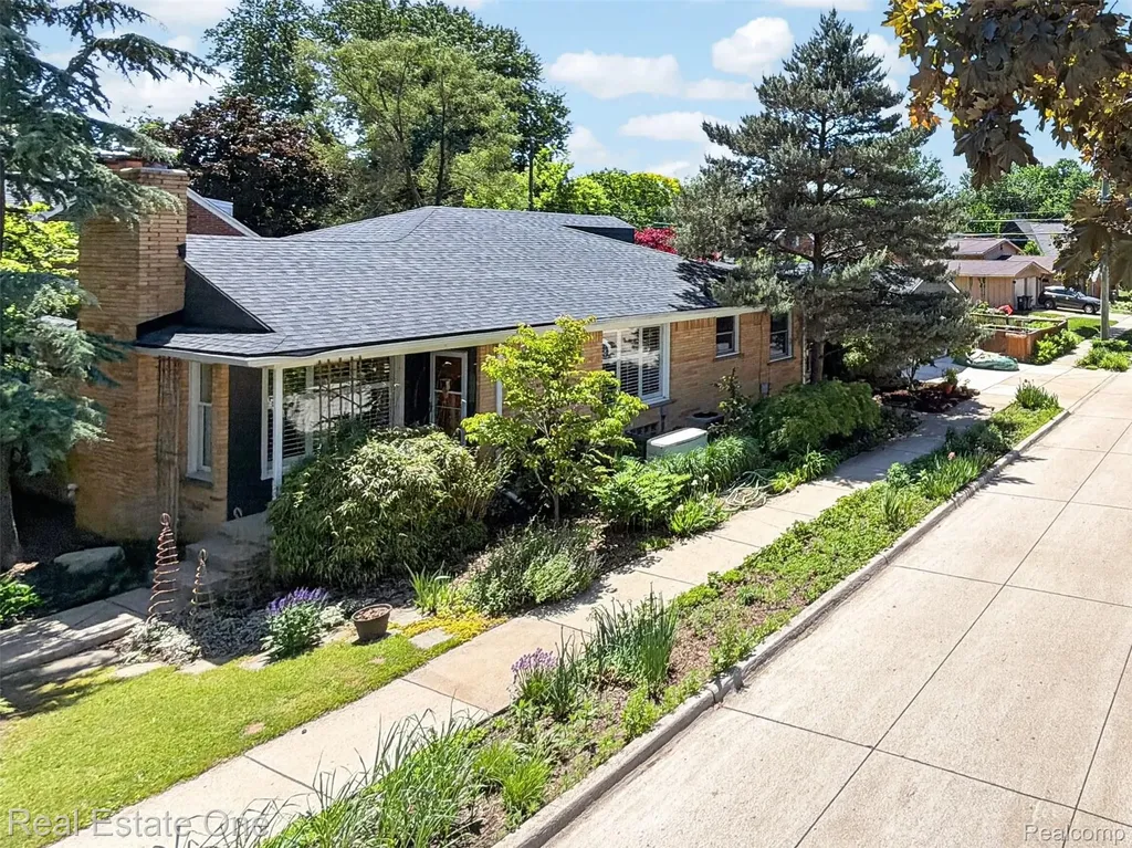 1431 Marywood Drive Royal Oak City MI 48067