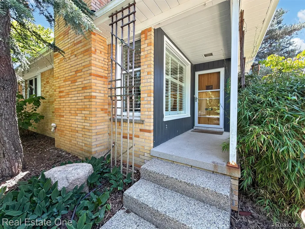 1431 Marywood Drive Royal Oak City MI 48067