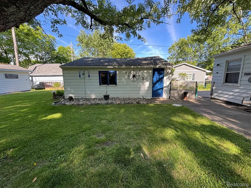6405 Springdale Drive Grand Blanc City MI 48439