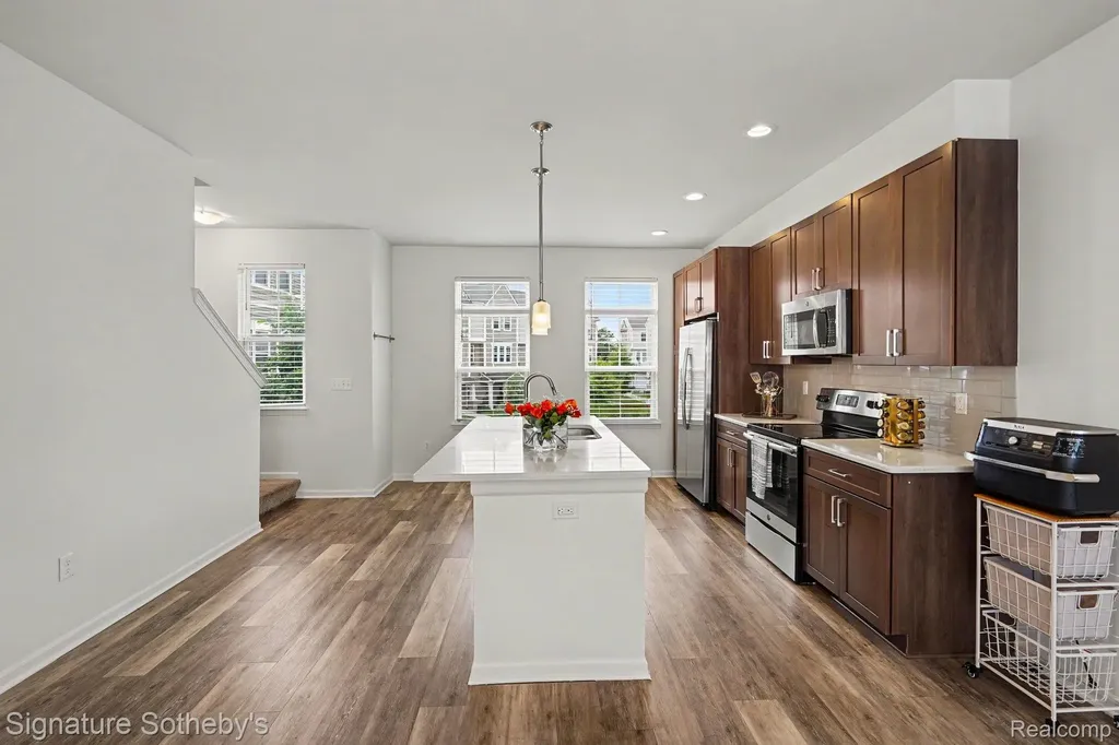 2500 Normandy Road Royal Oak City MI 48073