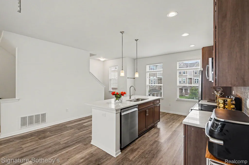 2500 Normandy Road Royal Oak City MI 48073