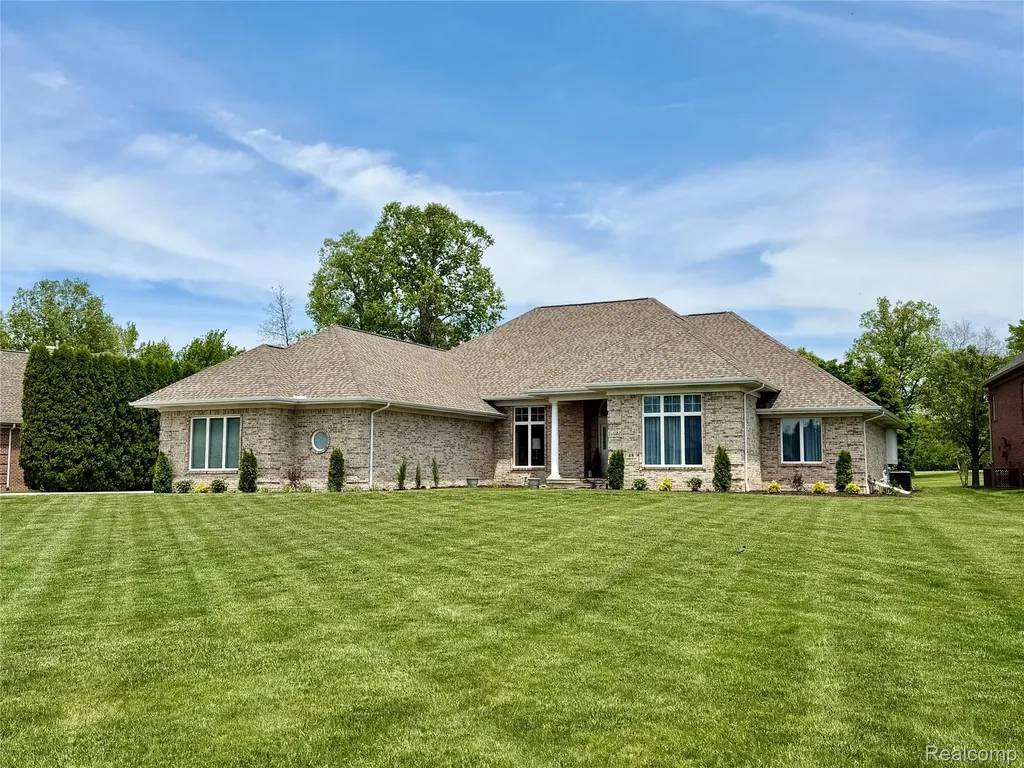 308 Fairway Court St. Clair Township MI 48079