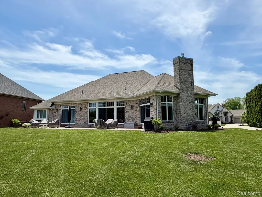 308 Fairway Court St. Clair Township MI 48079