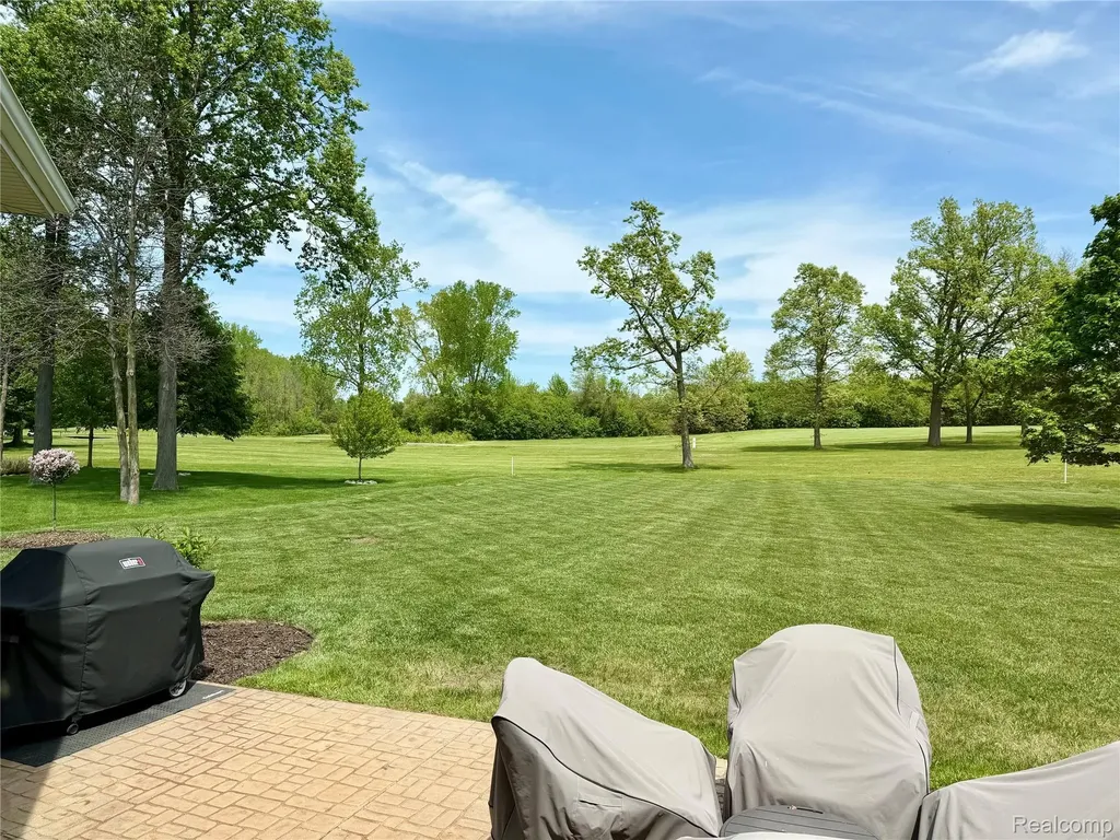 308 Fairway Court St. Clair Township MI 48079