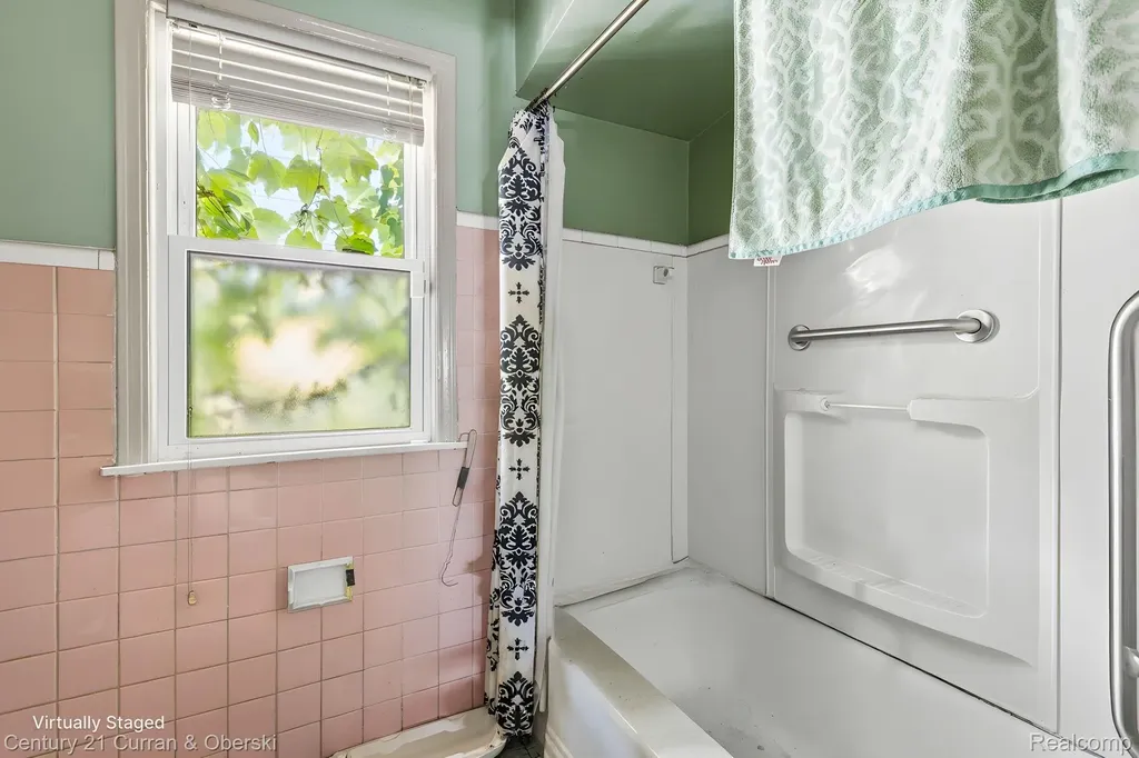 6427 Artesian Street Detroit City MI 48228