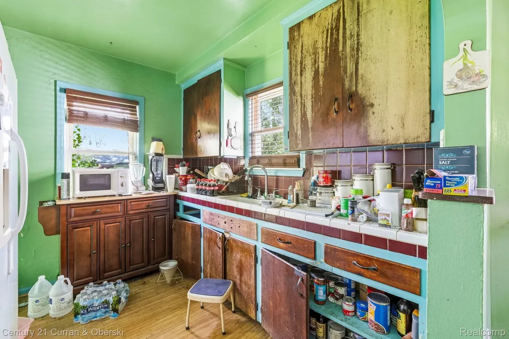 6427 Artesian Street Detroit City MI 48228