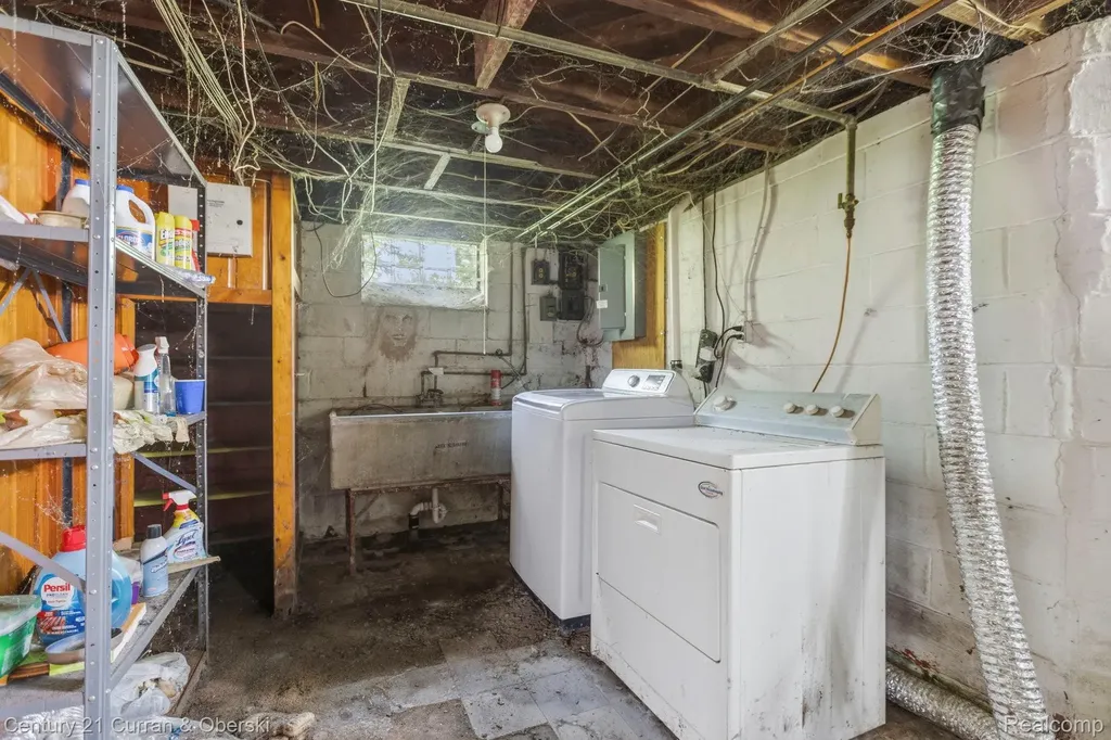 6427 Artesian Street Detroit City MI 48228
