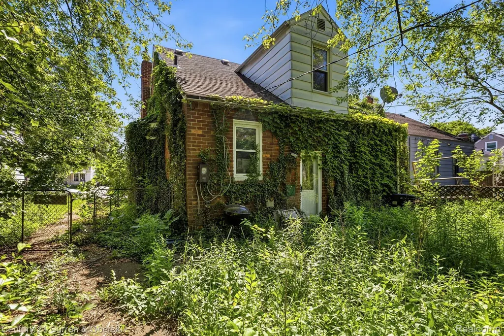6427 Artesian Street Detroit City MI 48228