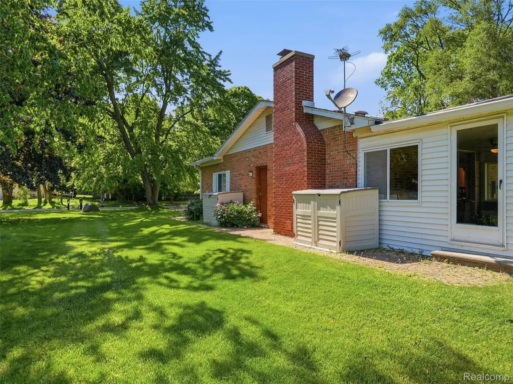 5059 Kidder Road Almont Village MI 48003