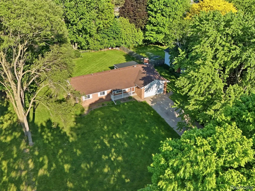 5059 Kidder Road Almont Village MI 48003