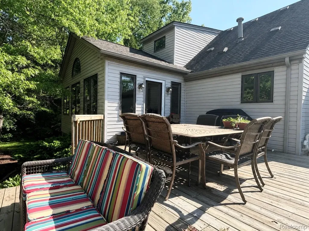 950 Fuller Lane White Lake Charter Township MI 48386