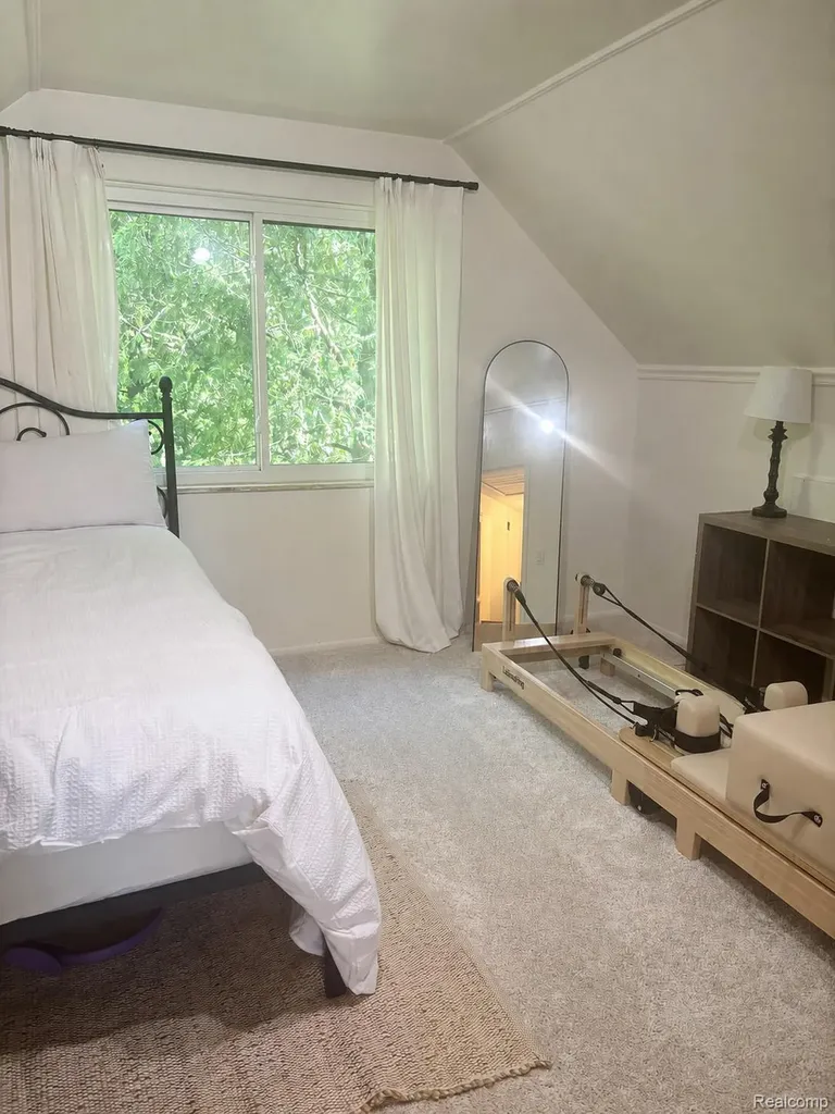 950 Fuller Lane White Lake Charter Township MI 48386