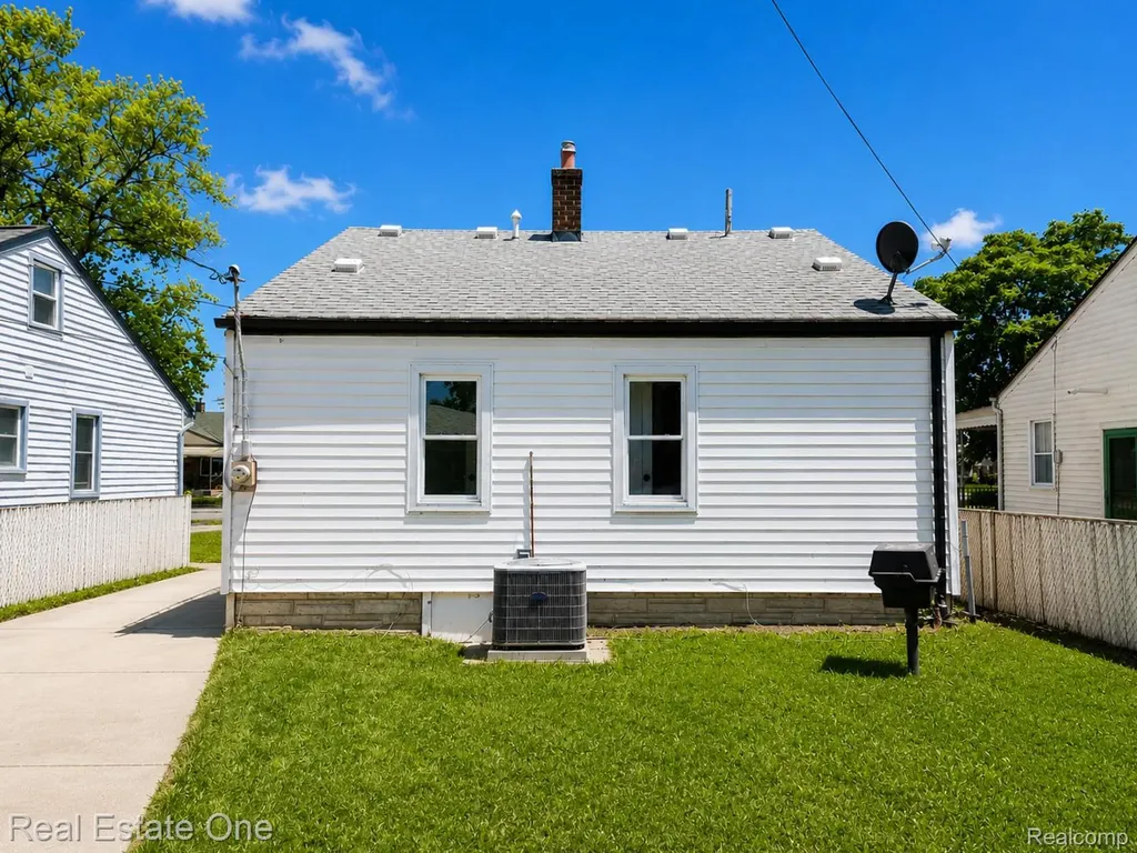 3926 21st Street Wyandotte City MI 48192