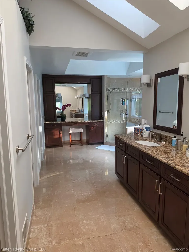 3351 Red Fox Court West Bloomfield Charter Township MI 48324