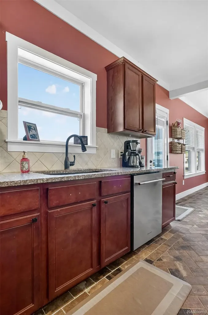 3524 Amber Oaks Drive Howell Township MI 48855