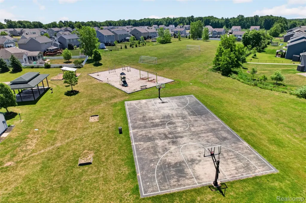 3524 Amber Oaks Drive Howell Township MI 48855