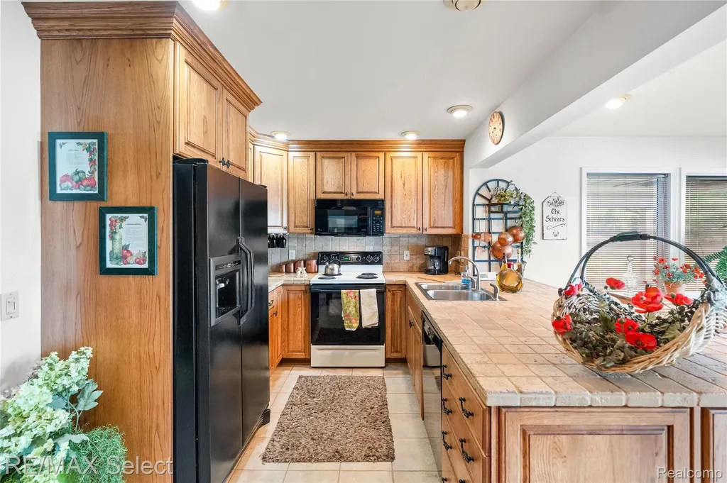 13154 Lake Shore Drive Fenton Charter Township MI 48430