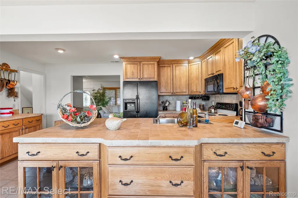 13154 Lake Shore Drive Fenton Charter Township MI 48430