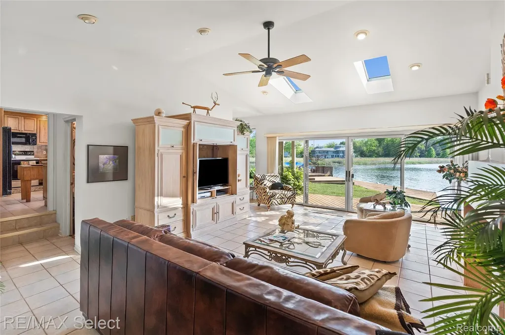 13154 Lake Shore Drive Fenton Charter Township MI 48430