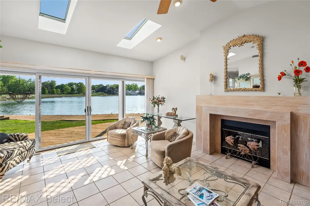 13154 Lake Shore Drive Fenton Charter Township MI 48430