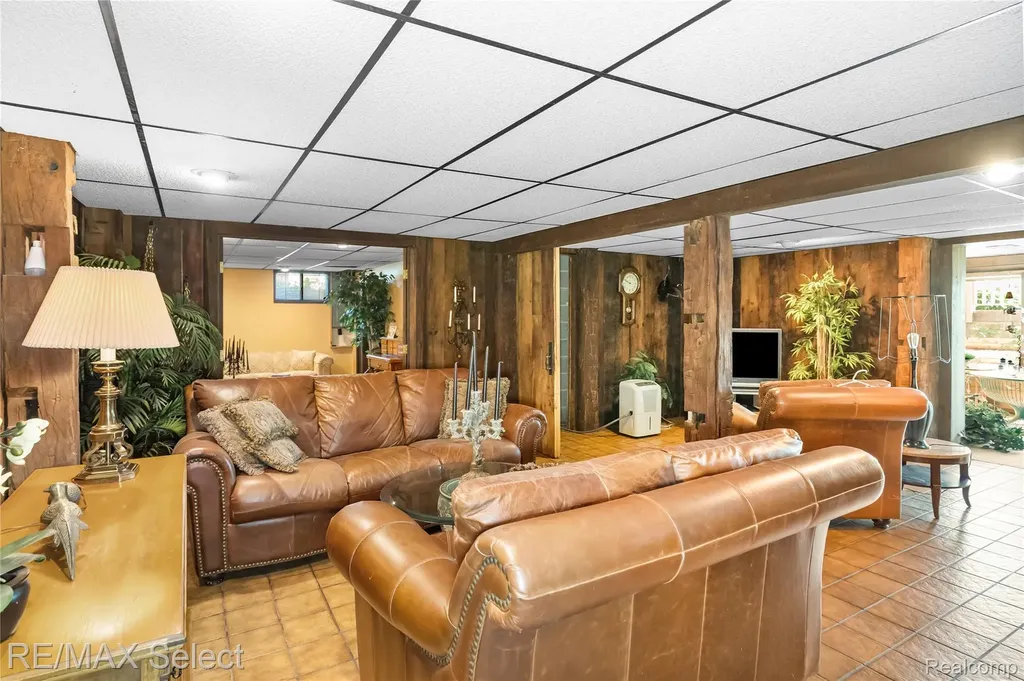 13154 Lake Shore Drive Fenton Charter Township MI 48430