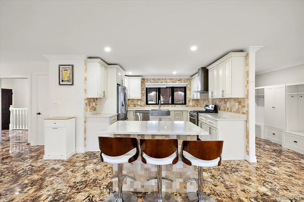 34765 Northland Drive Livonia City MI 48152