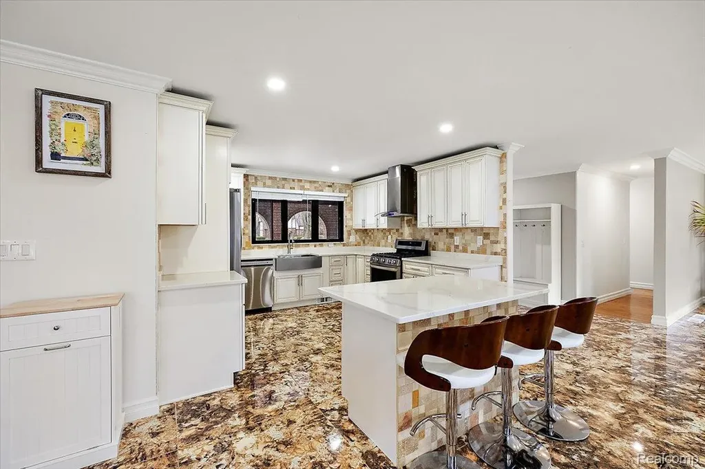 34765 Northland Drive Livonia City MI 48152