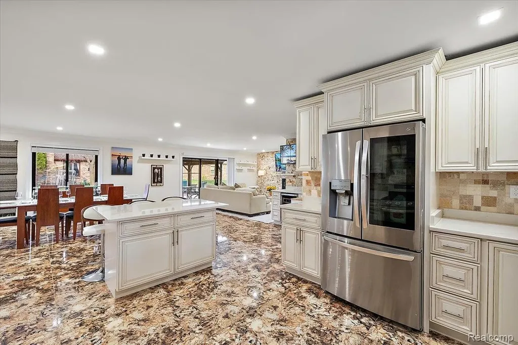 34765 Northland Drive Livonia City MI 48152
