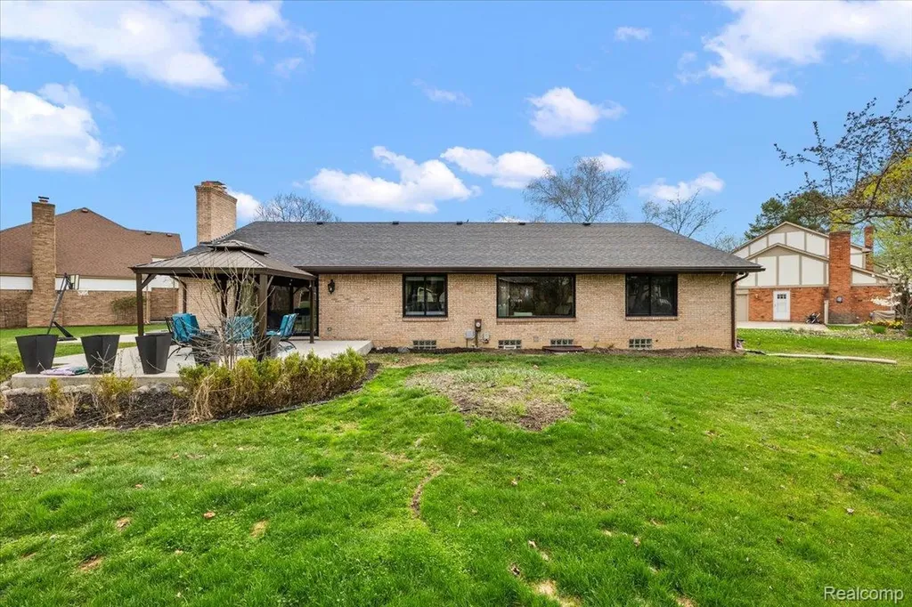 34765 Northland Drive Livonia City MI 48152