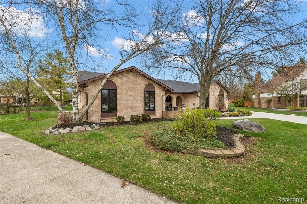 34765 Northland Drive Livonia City MI 48152
