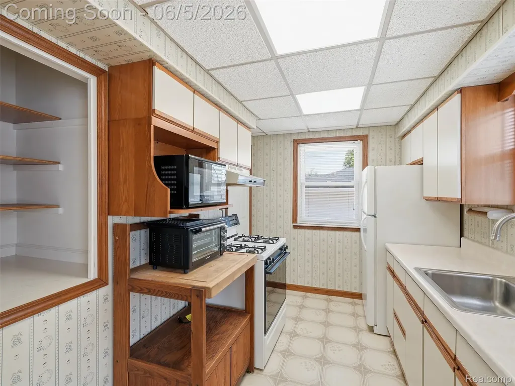 12960 Castle Street Southgate City MI 48195
