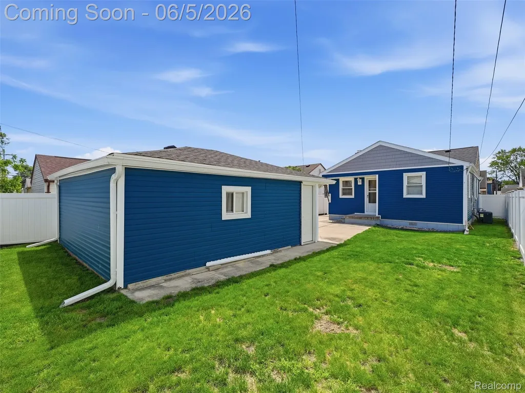 12960 Castle Street Southgate City MI 48195