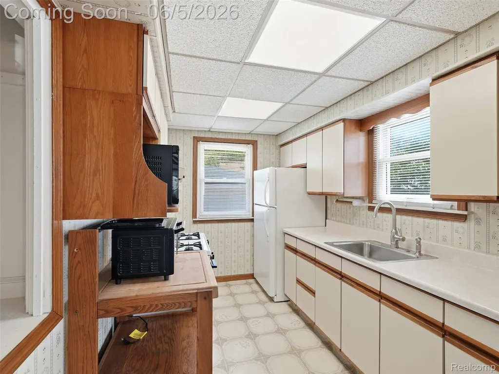 12960 Castle Street Southgate City MI 48195