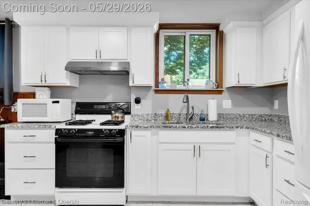 15110 Hanfor Avenue Allen Park City MI 48101
