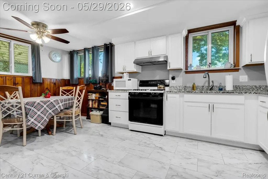 15110 Hanfor Avenue Allen Park City MI 48101