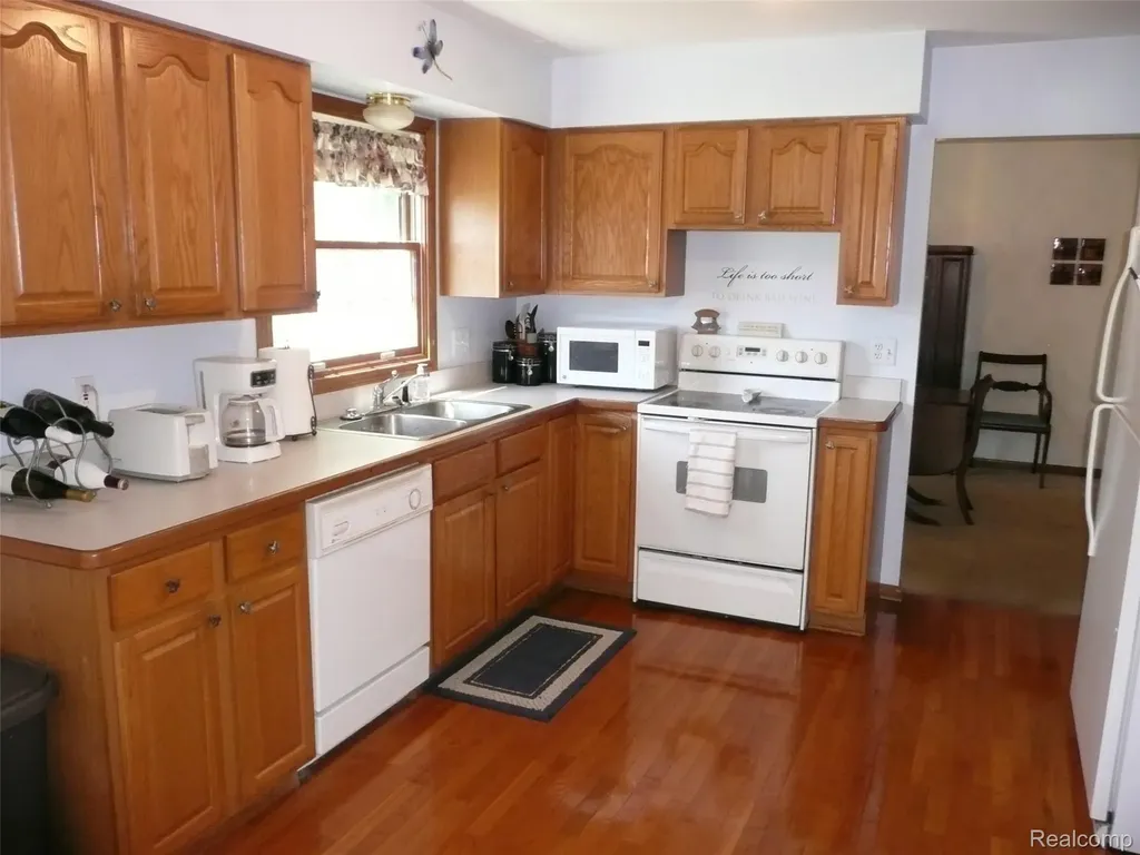2388 Ava Oceola Township MI 48843