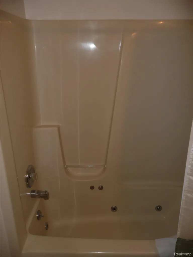 2388 Ava Oceola Township MI 48843